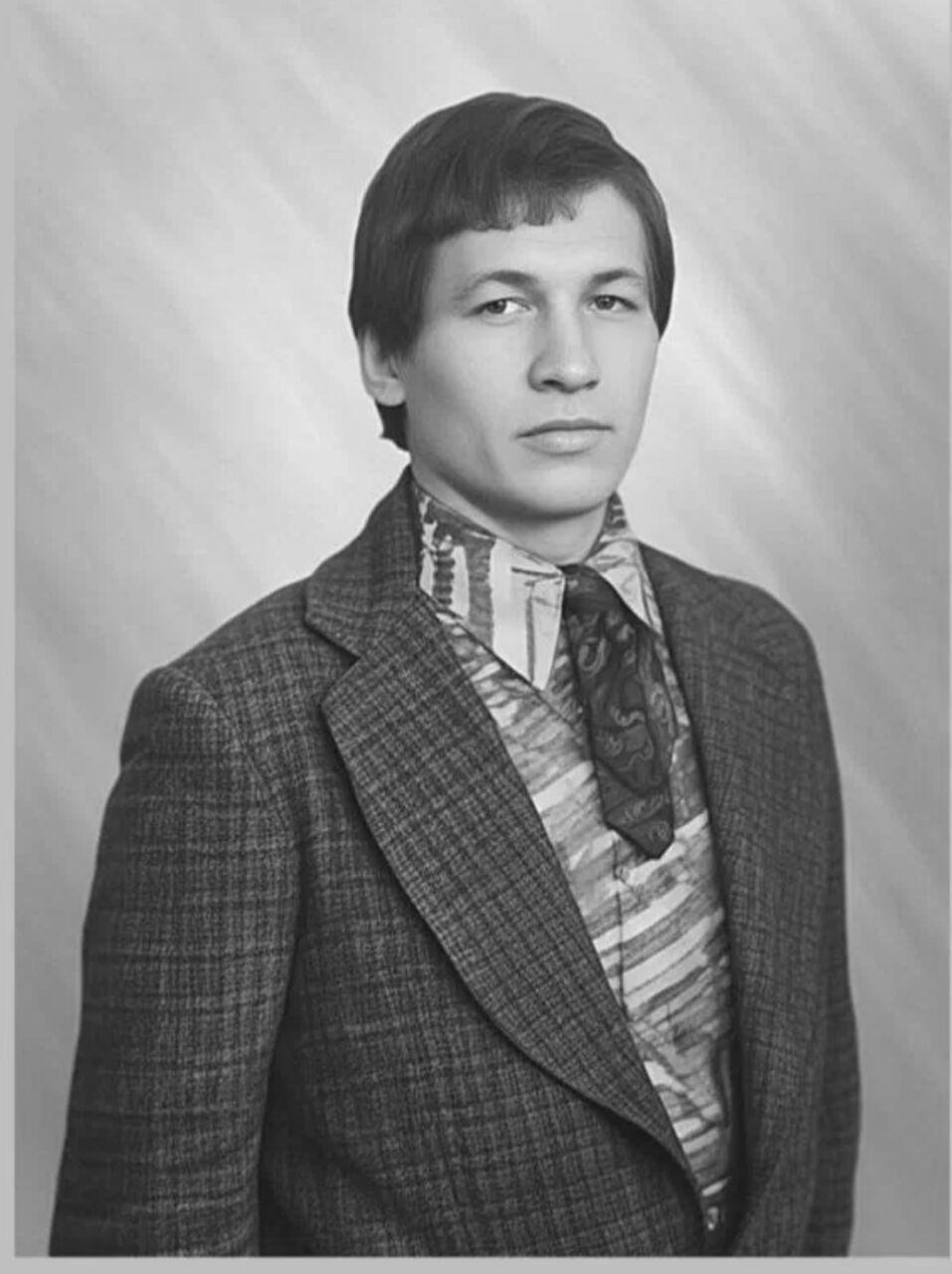 Сергей Васильевич Тришкин, студийный чёрно-белый портрет